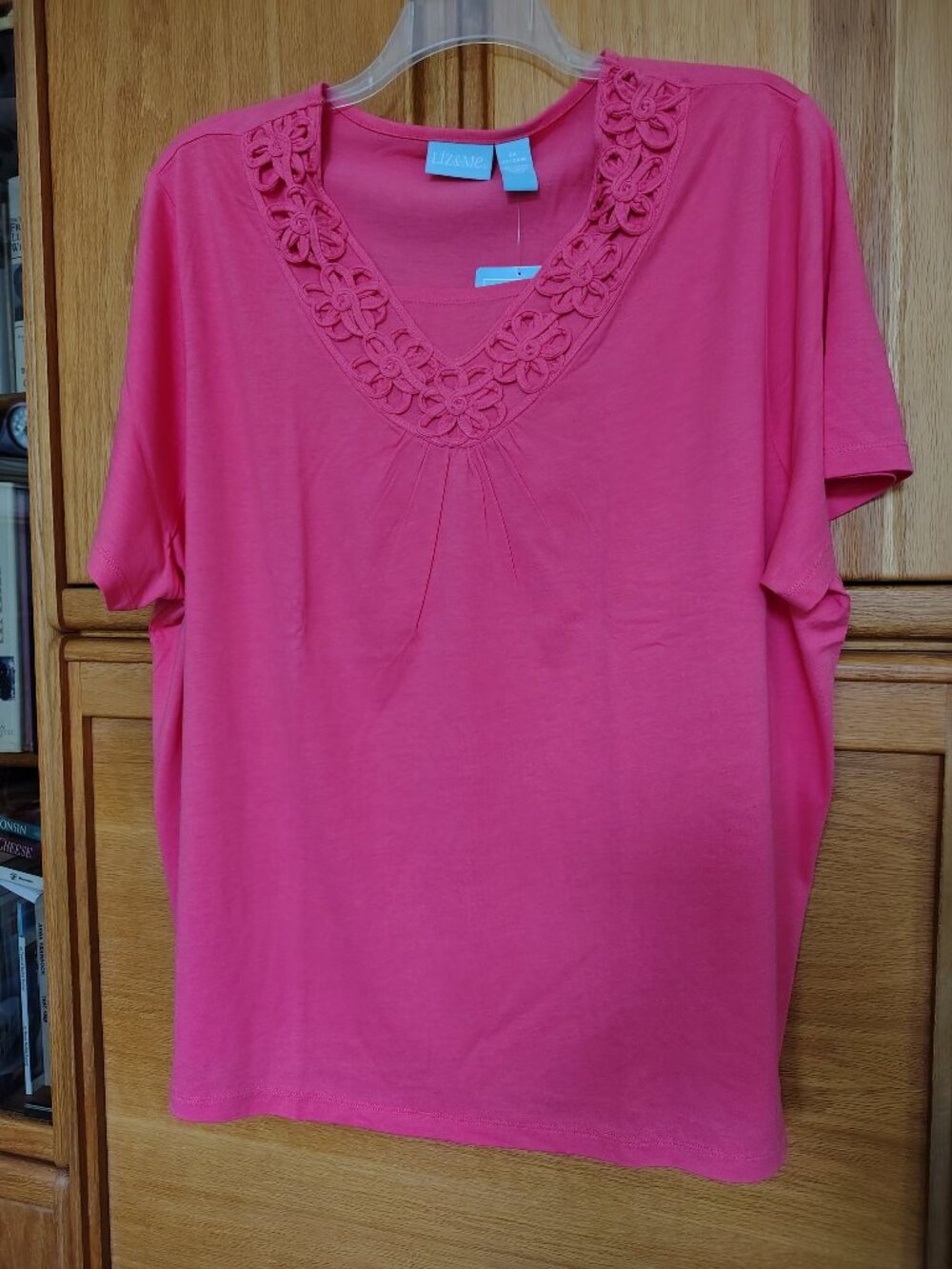 NWT LIZ & ME DRESSY PEACHY PINK V NECK SHORT SLEEVED T SHIRT IN PLUS SIZE 2X